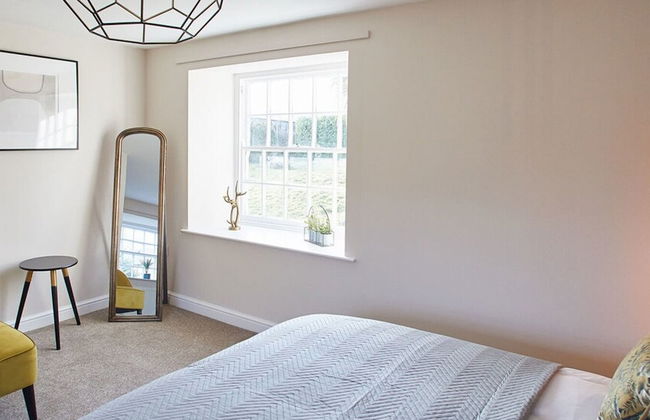 Host Stay Middle Farmhouse - Photo 8