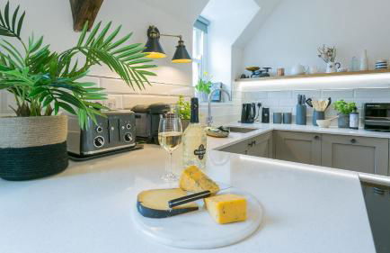 Custom Mews - Photo 17