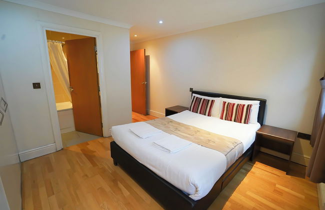 Cosy 2-bed 2 Bathroom Apartment in London - Foto 5