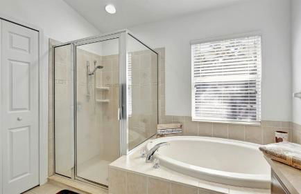 Valrico's Hidden Gem A Stunning 3-Bedroom Oasis Awaits! - Foto 41