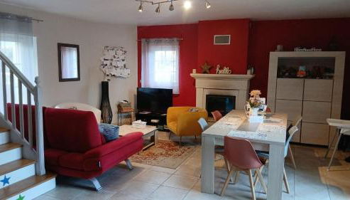 Le So Sweet, maison avec jardin clos, terrasse aménagé, jeux et jouets, baby foot, flipper, table de ping pong, à 1km de la plage d' Omaha beach et près Port en Bessin - Foto 3