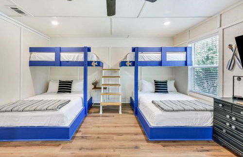 Riverfront Royal Home with Hot Tub and Fire Pits! - Foto 20