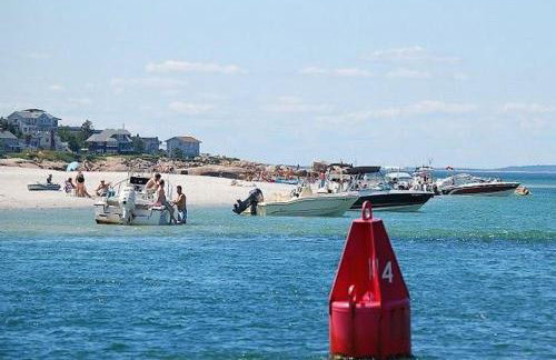 Elegant Gloucester Beach Getaway with Ocean Views! - Foto 37