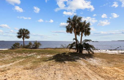Beach and Pool Access at Condo on Cedar Key! - Foto 25