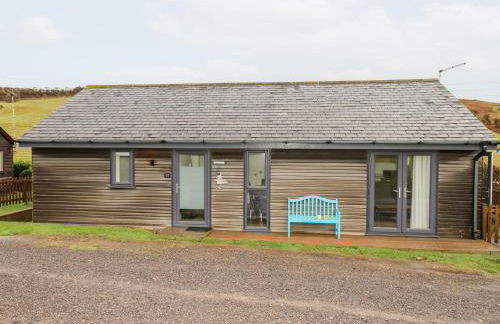 Beside the Sea - Photo 1