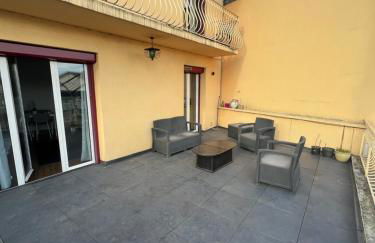 Le Toit des Volcans - 8 couchages - Terrasse privée et Wifi - Foto 3