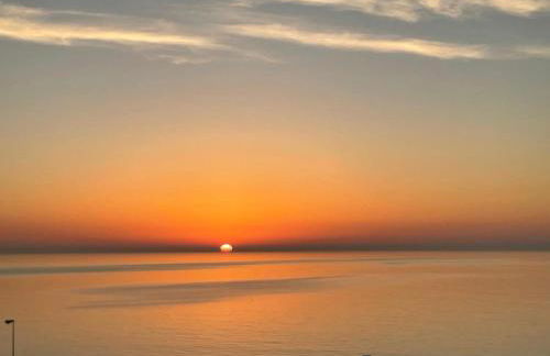 Seafront Townhouse with Stunning Mediterranean Views, community pool - Foto 38