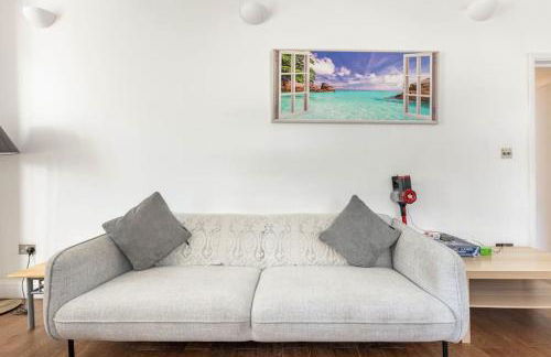 Group Friendly 2 Bed 2 Bath FREE PARKING for 2 Large Vans or up to 4 Cars Zone 2 Sleeps 10 Close to Central London and Zone 2 tube station - Photo 21