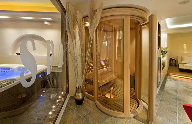 Iakovakis Suites & Spa - Photo 10