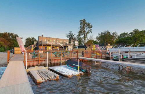 Chain O' Lakes Beach Penthouse Sunset View and Boat Dock - Foto 6