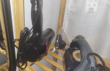 Town Centre Modern 1 Bedroom self-contained Apartment - Photo 34