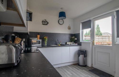 Spacious 2-Bed City Home Free Parking & Stadiums - Foto 37