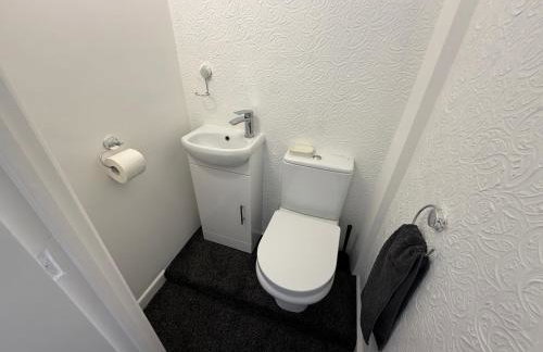 3 bed Jct 37 M1 luxury stay! - Foto 8