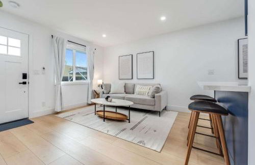 Brand New Apt w Parking Blocks from Downtown- B - Foto 9