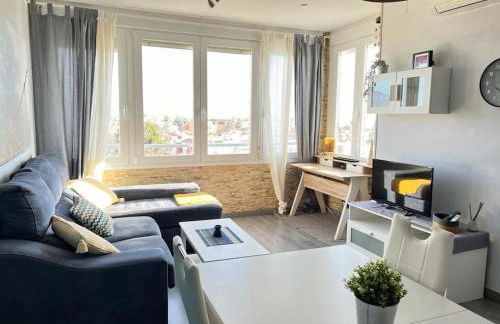 Espectacular apartamento junto al mar, con piscina en Málaga - Photo 15