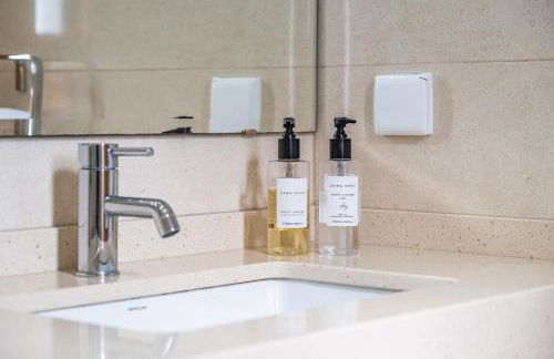 Hillside Villa - Photo 21