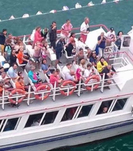 Foto de Paseo en barco desde Santoña hasta el Faro del Caballo