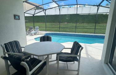 Magical Home with private pool and close to parks - Foto 11