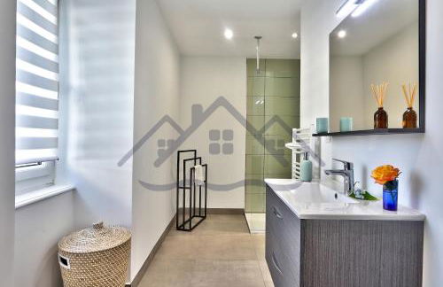 LocaLise - M44 - Ty Juzolie -Maison de plain-pied avec jardin clos à deux pas du centre, du port et des plages du Guilvinec - Wifi inclus - Linge de lit inclus - Animaux bienvenus - Foto 17