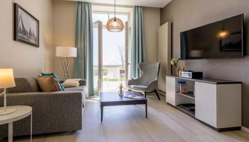 Sonnenblume in der Seefahrtschule - Foto 2