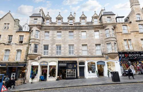 JOIVY Iconic Cockburn Street 4 Bedroom Apartment: Heart of Old Town - Foto 86