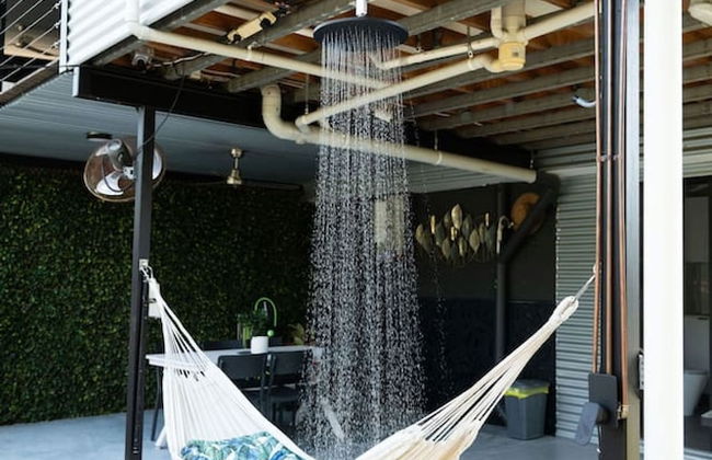 Rosewood Rustic Refuge Pool Outdoor Dining Backyard - Foto 9