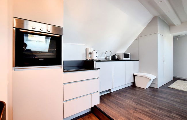 Studio in Former Coach House - Photo 5