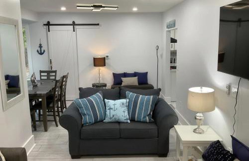 Cozy Coastal Retreat N Lake Ontario Sleeps 8 - Foto 6