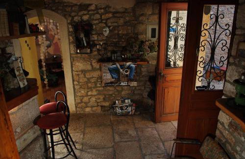 Kamene Priče rooms, music and food - Photo 34