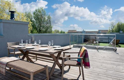 Roof terrace lakeside with access into Spa on a nature reserve Water Garden 9 WG9 - Foto 1