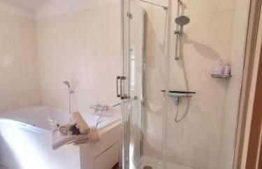 Luxuriöses, familienfreundliches Ferienhaus ,,Amy,, mit Whirlpoolwanne, Kamin und Garten - Foto 18