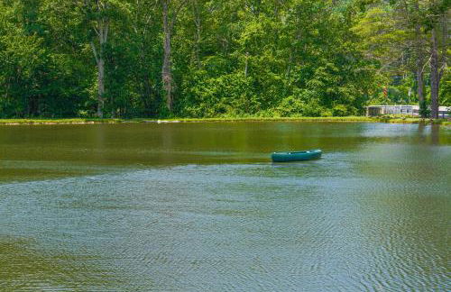 Close to Slopes Lakeside Cottage in Pocono Mtns - Foto 28