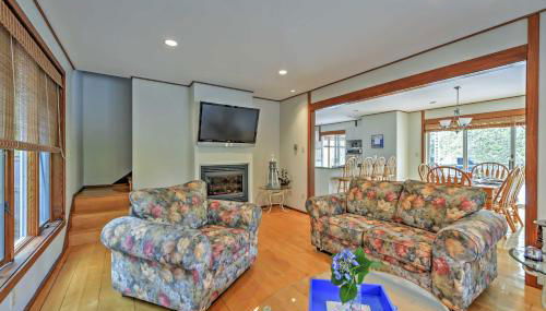 Walk to Beach! Hyannis Family Haven with Deck - Foto 4
