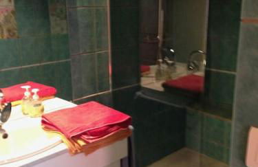 Beau F2 rdc entier 40m2 calme terrasse jardin parking gratuit sur place - Foto 9