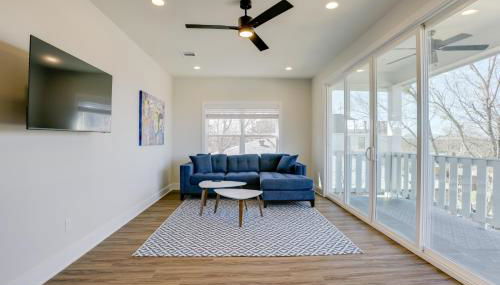 Walk to Restaurants Modern Escape Near Kyle Field - Photo 2