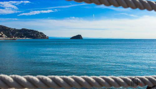 Beaches 400m - Free Garage - Terrace - Smart TV - Foto 2