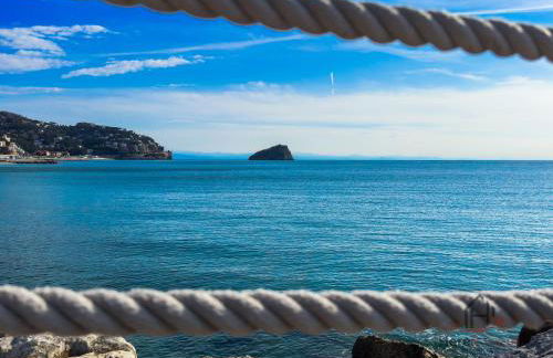 Beaches 400m - Free Garage - Terrace - Smart TV - Foto 2