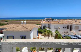 The Swallow's rest beach house - Meia Praia - Foto 25