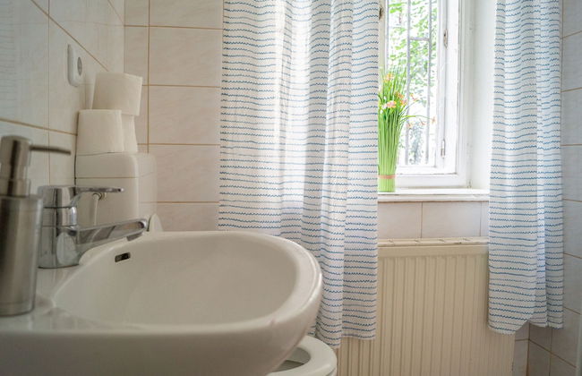 Timeless 2BR Near Downtown - Foto 16