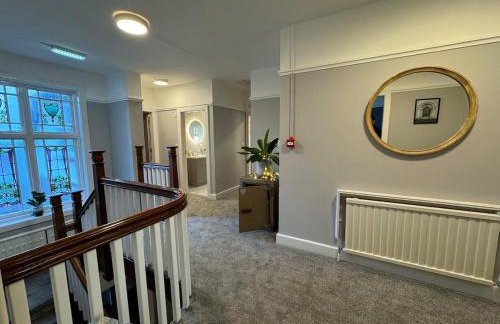 Very Large Central Property - Foto 49