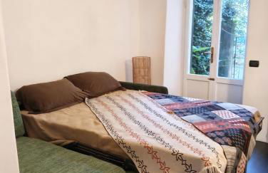 Elegant Traditional Home Steps from the Lake, with Garden and Panoramic Terrace - Photo 28