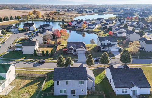 Private Yard and Pond Views Fort Wayne Family Home! - Foto 4