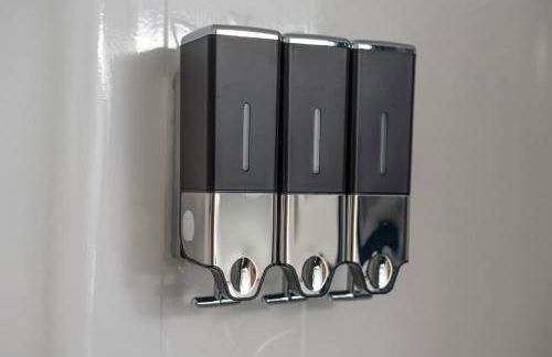 Pool - Free Parking - 2BD 1 Block from the Water - Foto 26