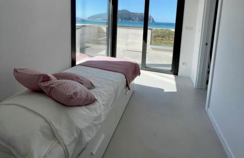 Lujosa casa en primera línea playa increibles vistas mar - Foto 9