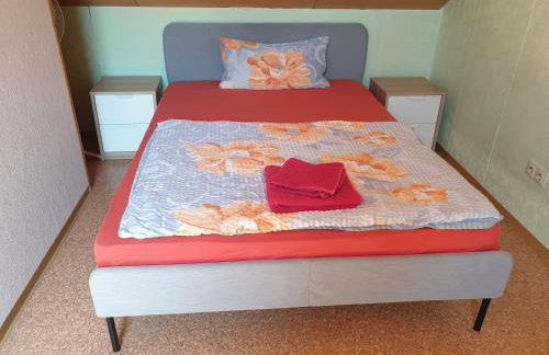 Sonnige ruhige Dachzimmer inkl WIFI plus Kaffee mit WG Dusche und neuer Küche - Foto 10