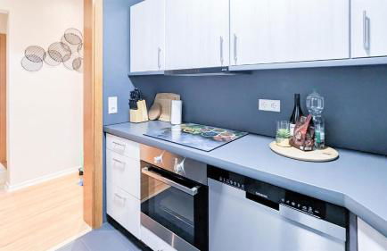 ALFA 4 Zimmer Apartment 8 Personen TV WIFI WM I 4BR 7Beds I 8 people I Kitchen l Bathroom - Foto 23