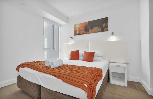 Reflection Tower Two - Foto 11