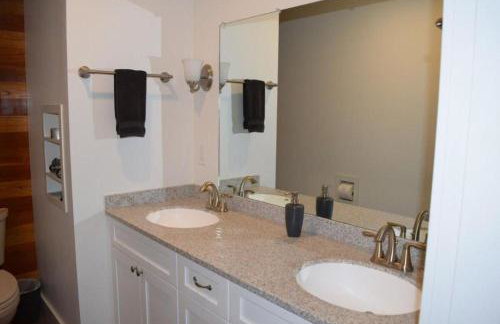 Spacious and Secluded Cabin Perfect for Winter in Huntington, Vermont - Foto 20