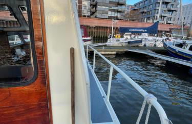 Süsses Motorboot - Bremen Überseestadt - Foto 27