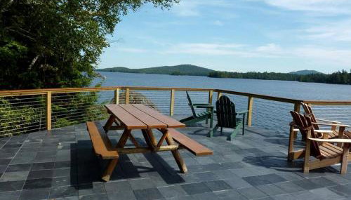 Stunning Waterfront Cabin with a Boathouse on Tupper Lake in New York - Foto 5
